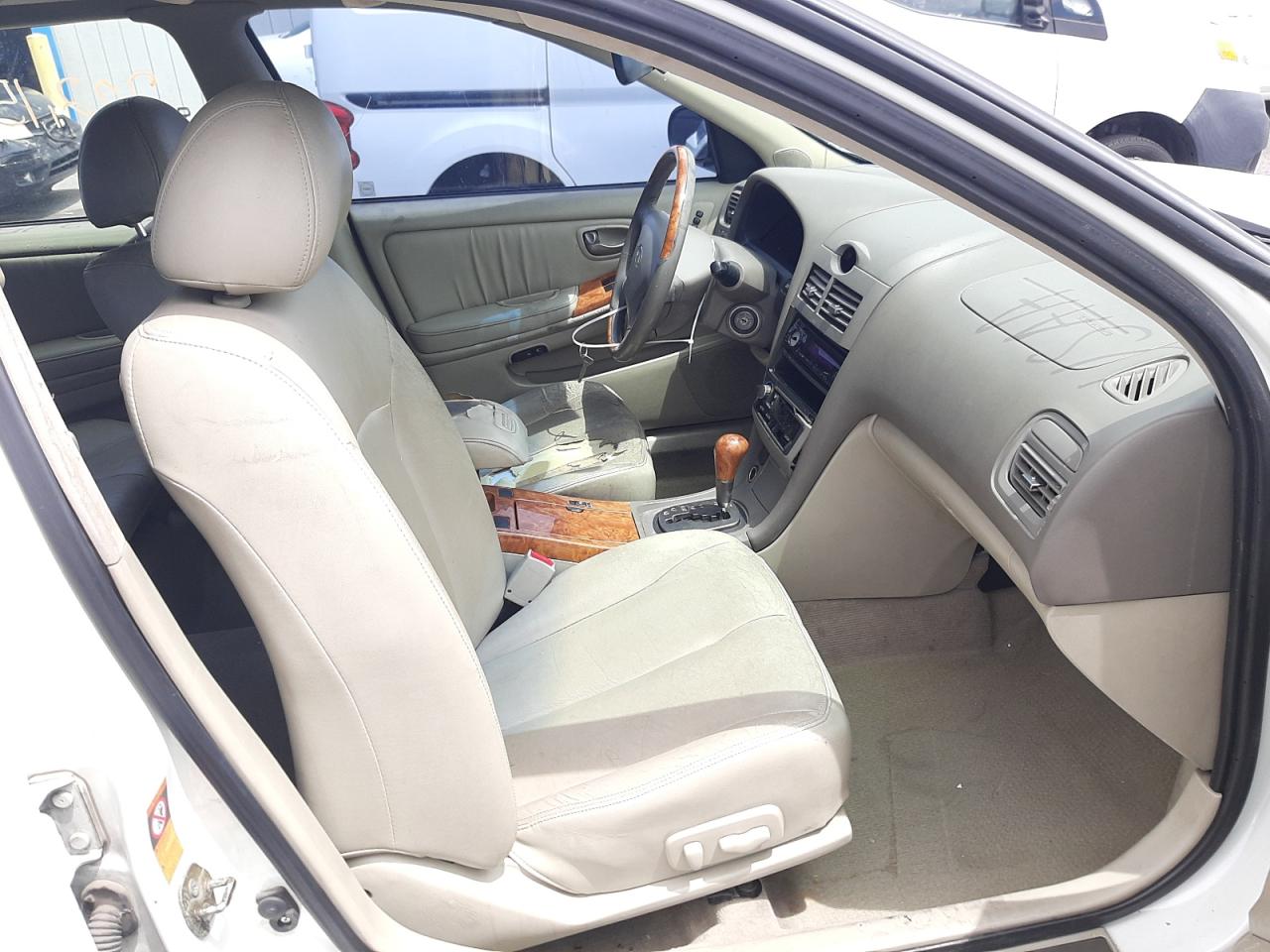 Photo 19 from auction – 2002 INFINITI I35 with VIN JNKDA31A22T023819