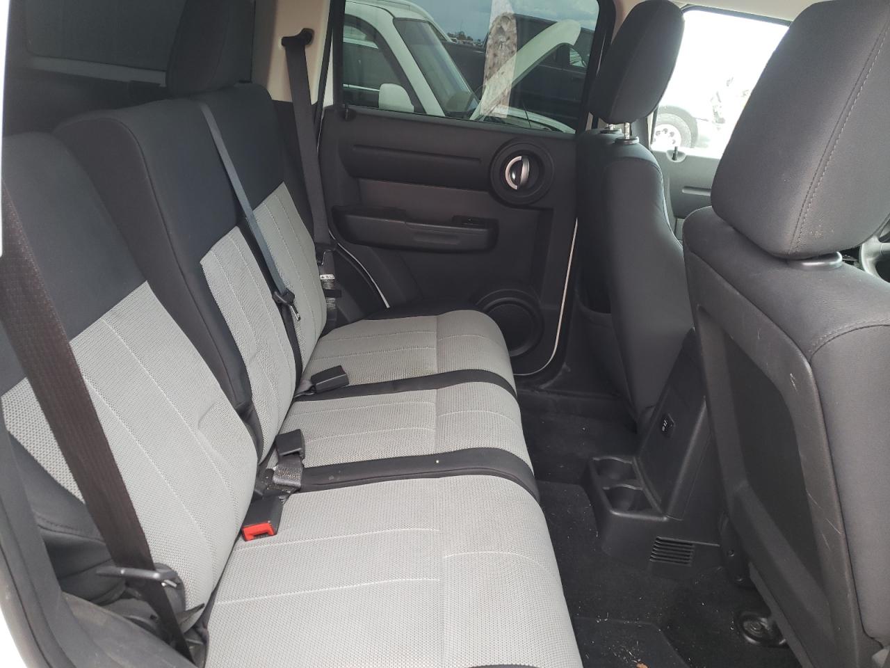 Photo 6 from auction – 2008 DODGE NITRO SXT with VIN 1D8GU28K28W128870