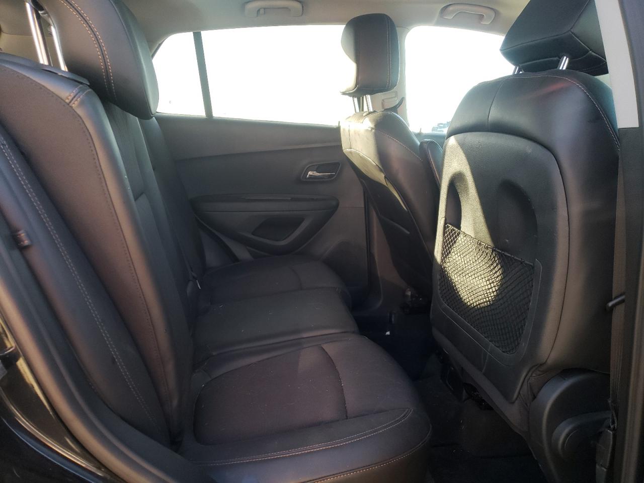 Photo 6 from auction – 2017 CHEVROLET TRAX 1LT with VIN 3GNCJLSB6HL261147