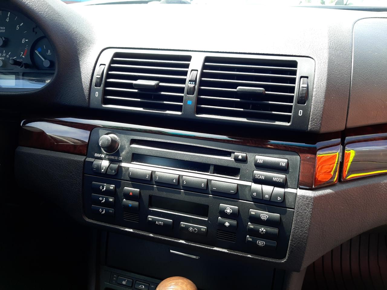 Photo 9 from auction – 2005 BMW 325 CI with VIN WBABW33405PL36587