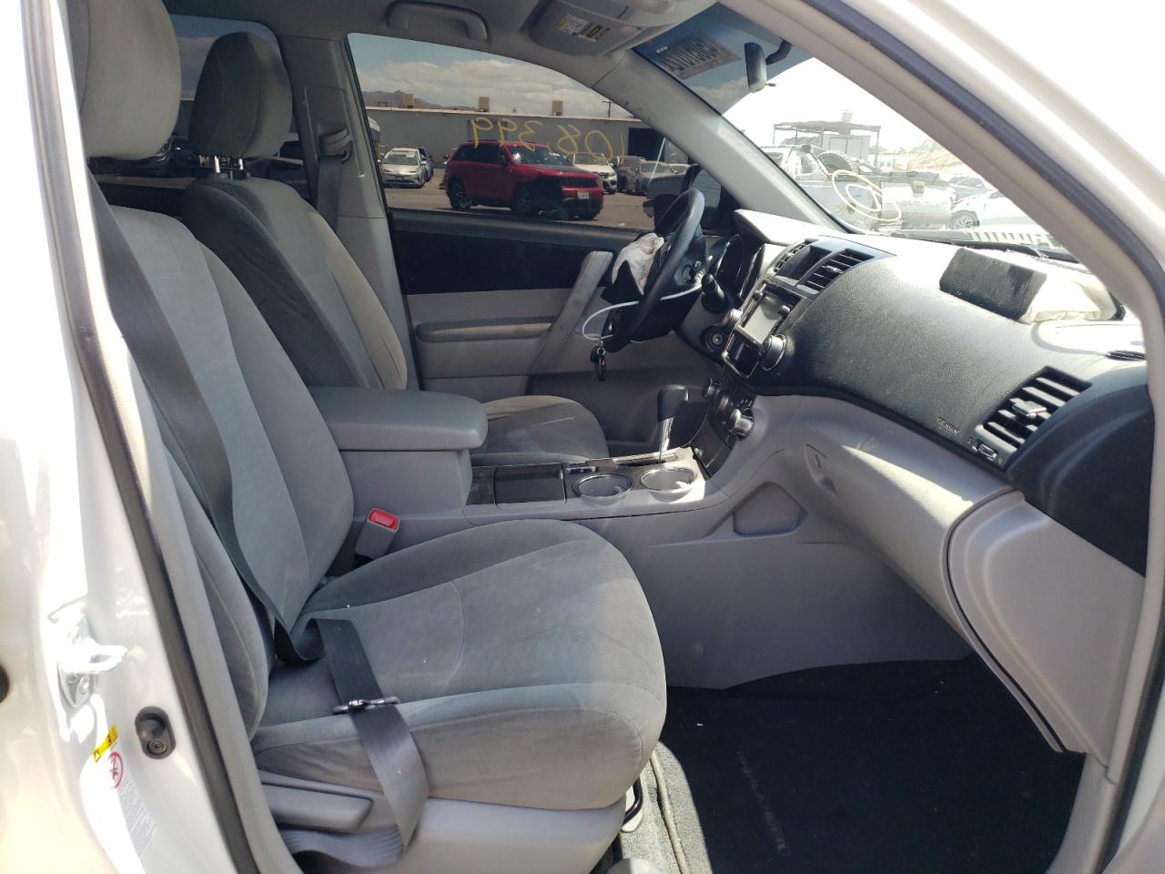 Photo 5 from auction – 2013 TOYOTA HIGHLANDER with VIN JTEBC3EH6D2016497