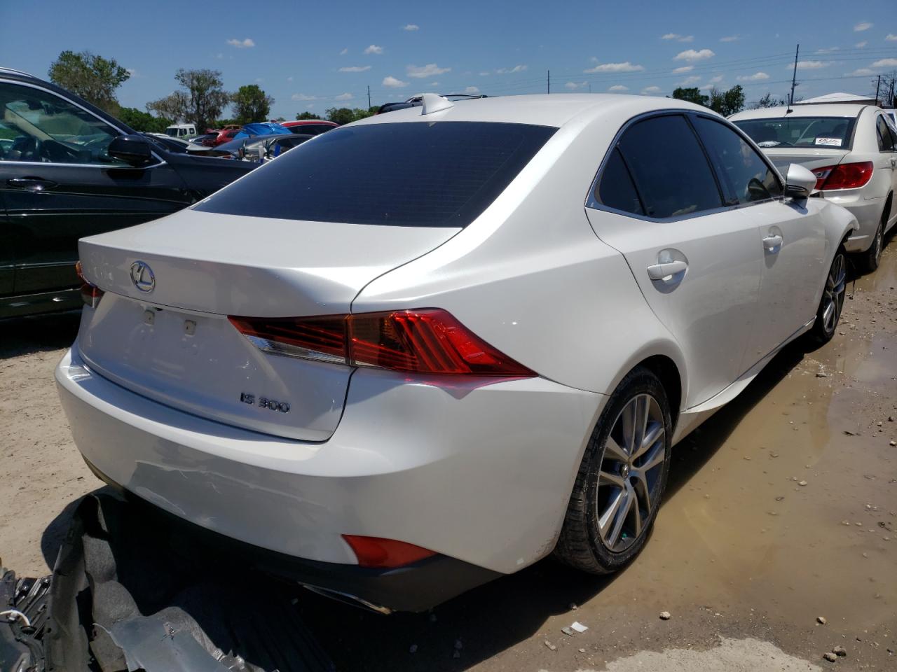 Photo 4 from auction – 2020 LEXUS IS300 with VIN JTHAA1D26L5101861