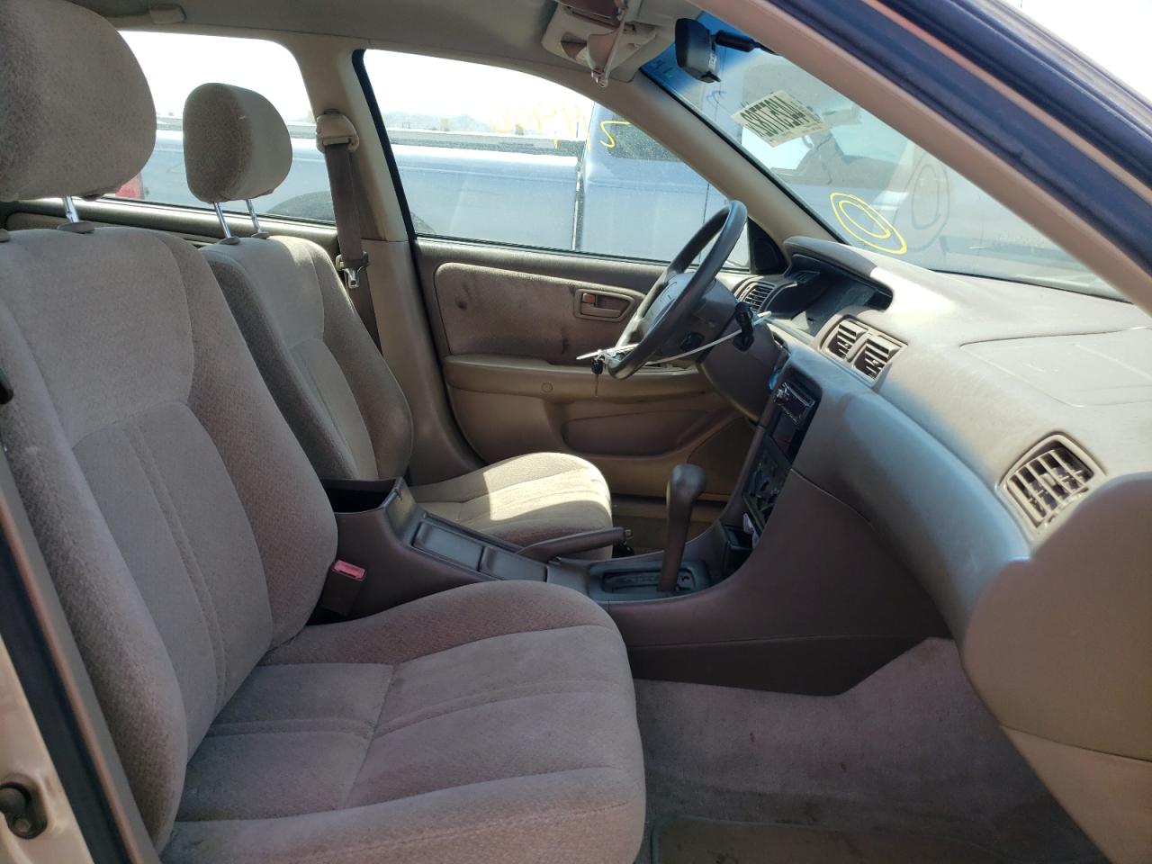 Photo 5 from auction – 2001 TOYOTA CAMRY CE with VIN JT2BG22K110536402