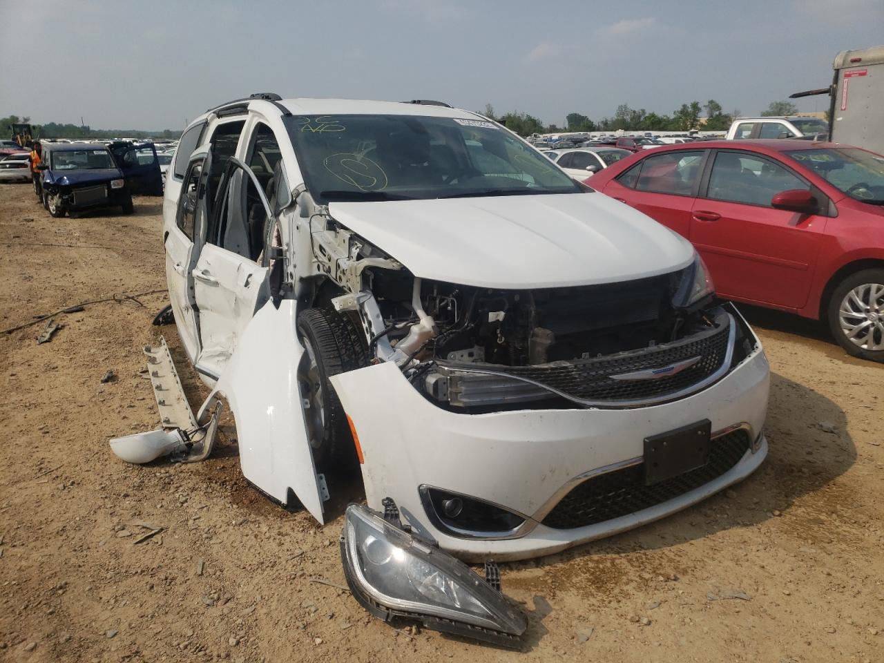 CHRYSLER PACIFICA T 2018 with VIN 2C4RC1BG2JR234470 - Photo from auction