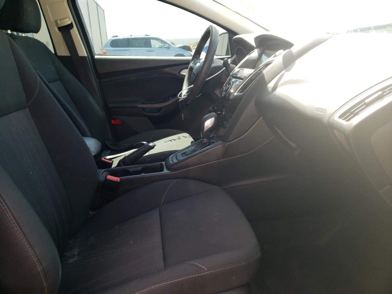 Photo 5 from auction – 2017 FORD FOCUS SEL with VIN 1FADP3M2XHL202385