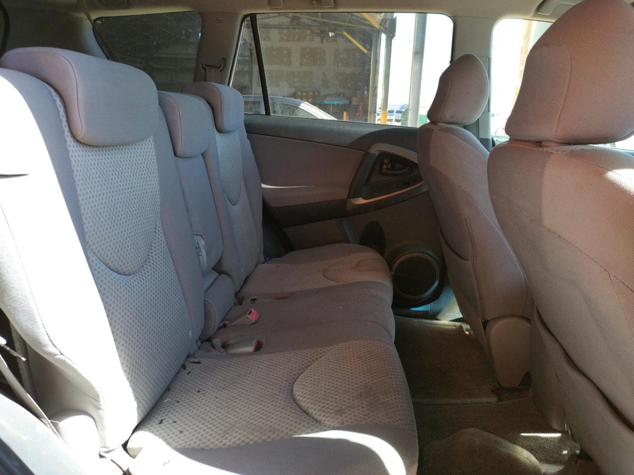Photo 6 from auction – 2007 TOYOTA RAV4 with VIN JTMZD33V875046919