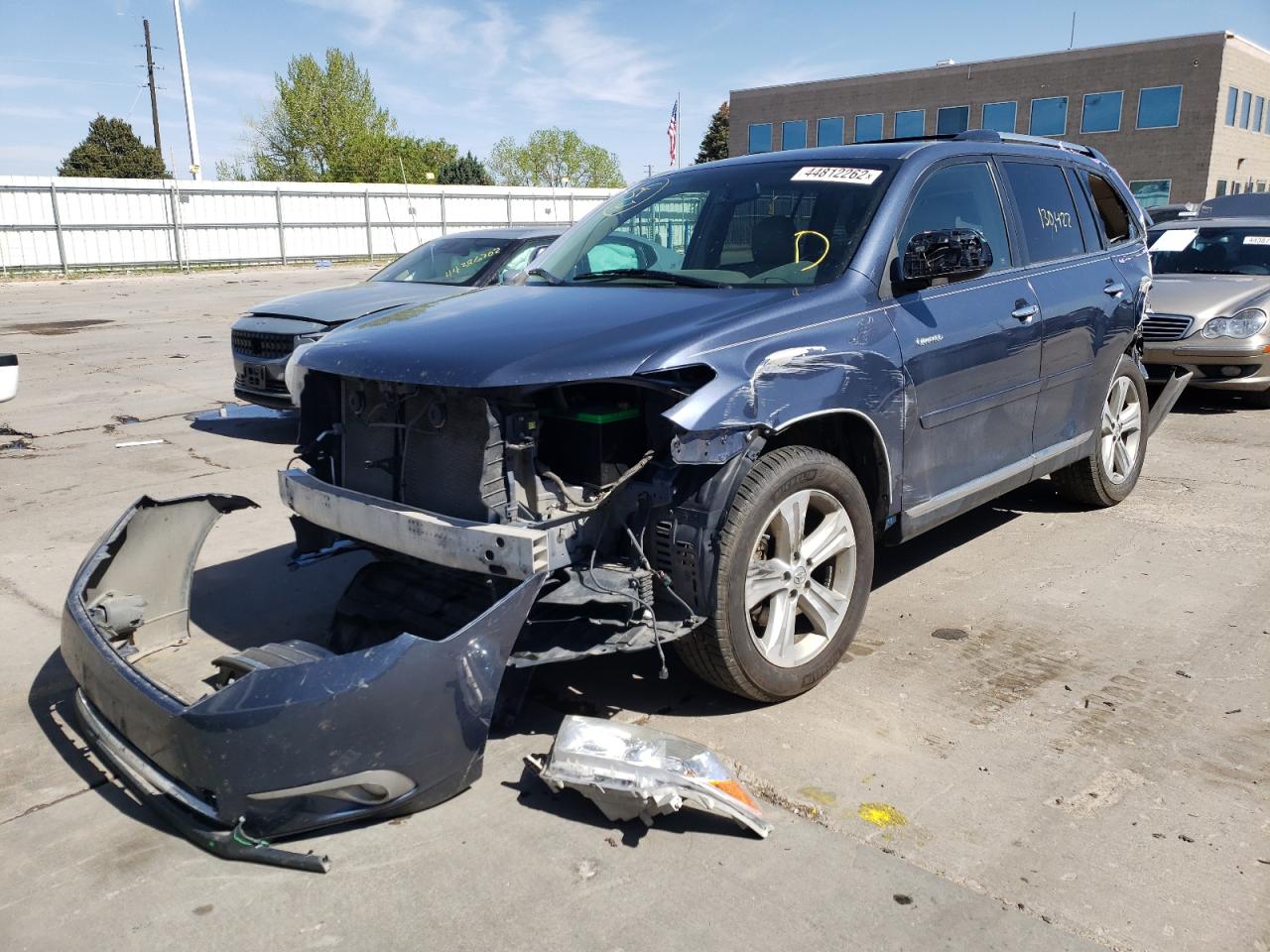 Photo 2 from auction – 2013 TOYOTA HIGHLANDER with VIN 5TDDK3EH8DS220212