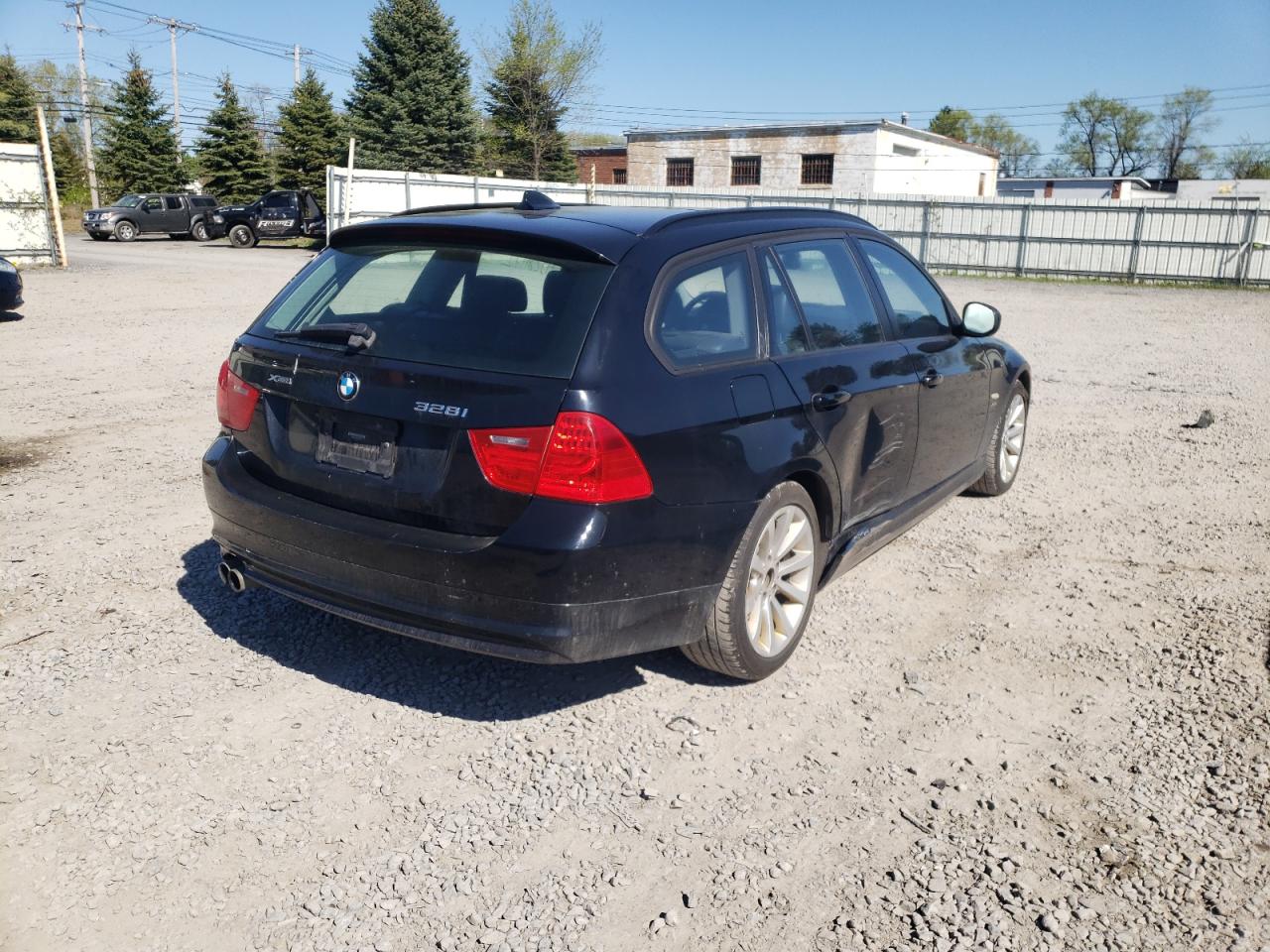 Photo 4 from auction – 2011 BMW 328 XI with VIN WBAUU3C55BA543000