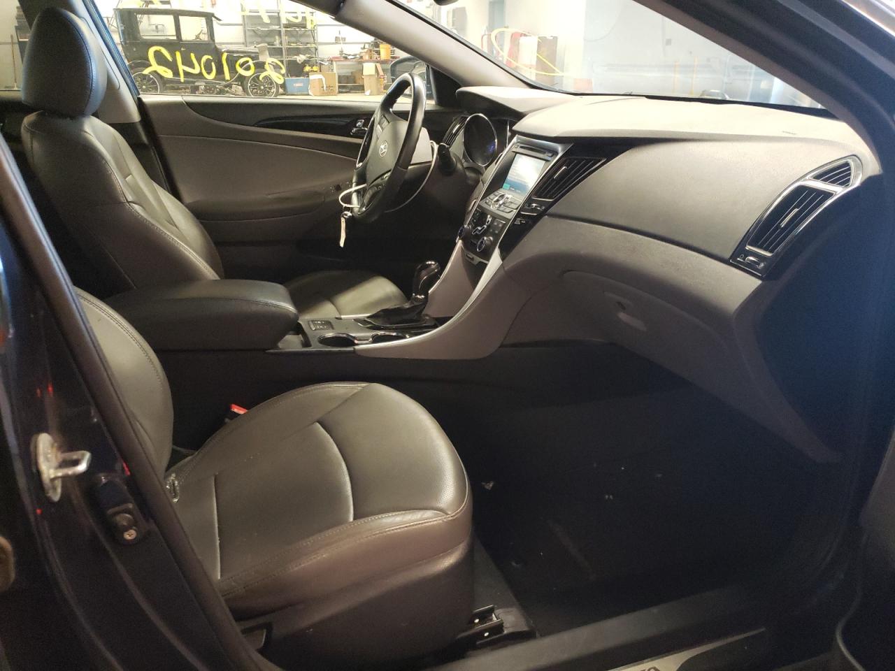 Foto 5 de la subasta – 2011 HYUNDAI SONATA SE con VIN 5NPEC4AC4BH131502