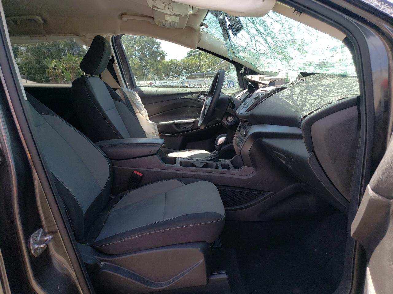 Photo 5 from auction – 2018 FORD ESCAPE SE with VIN 1FMCU0GD2JUC90824