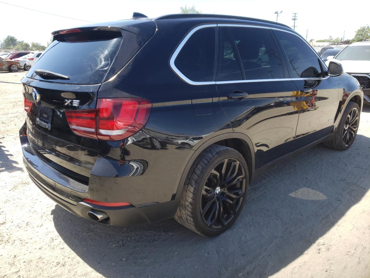 Photo 4 from auction – 2015 BMW X5 SDRIVE3 with VIN 5UXKR2C5XF0H38013