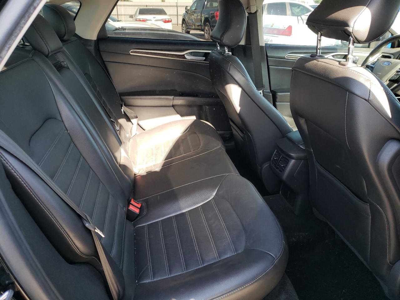 Photo 6 from auction – 2016 FORD FUSION SE with VIN 3FA6P0H9XGR344895