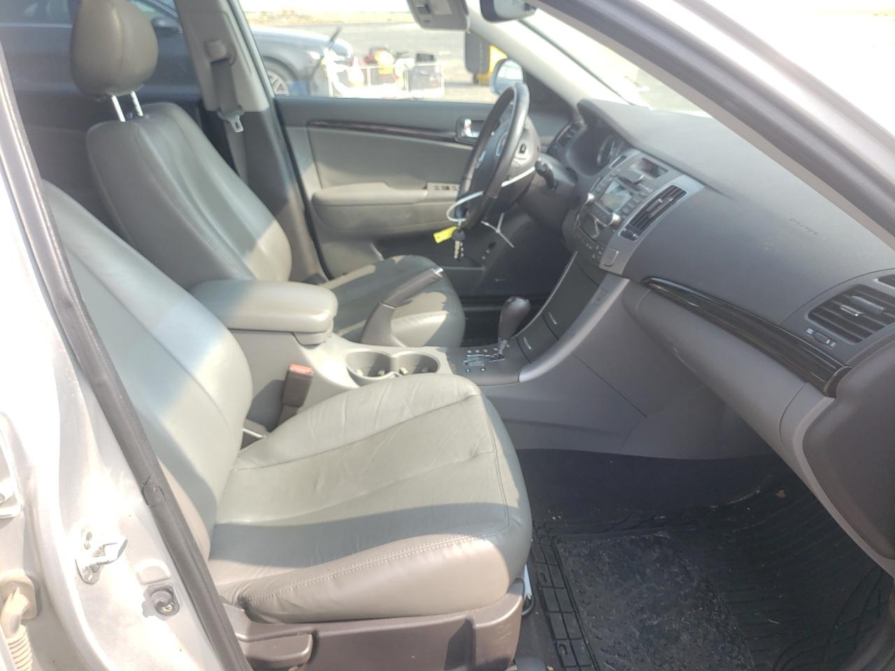 Photo 5 from auction – 2009 HYUNDAI SONATA with VIN 5NPEU46F39H407453