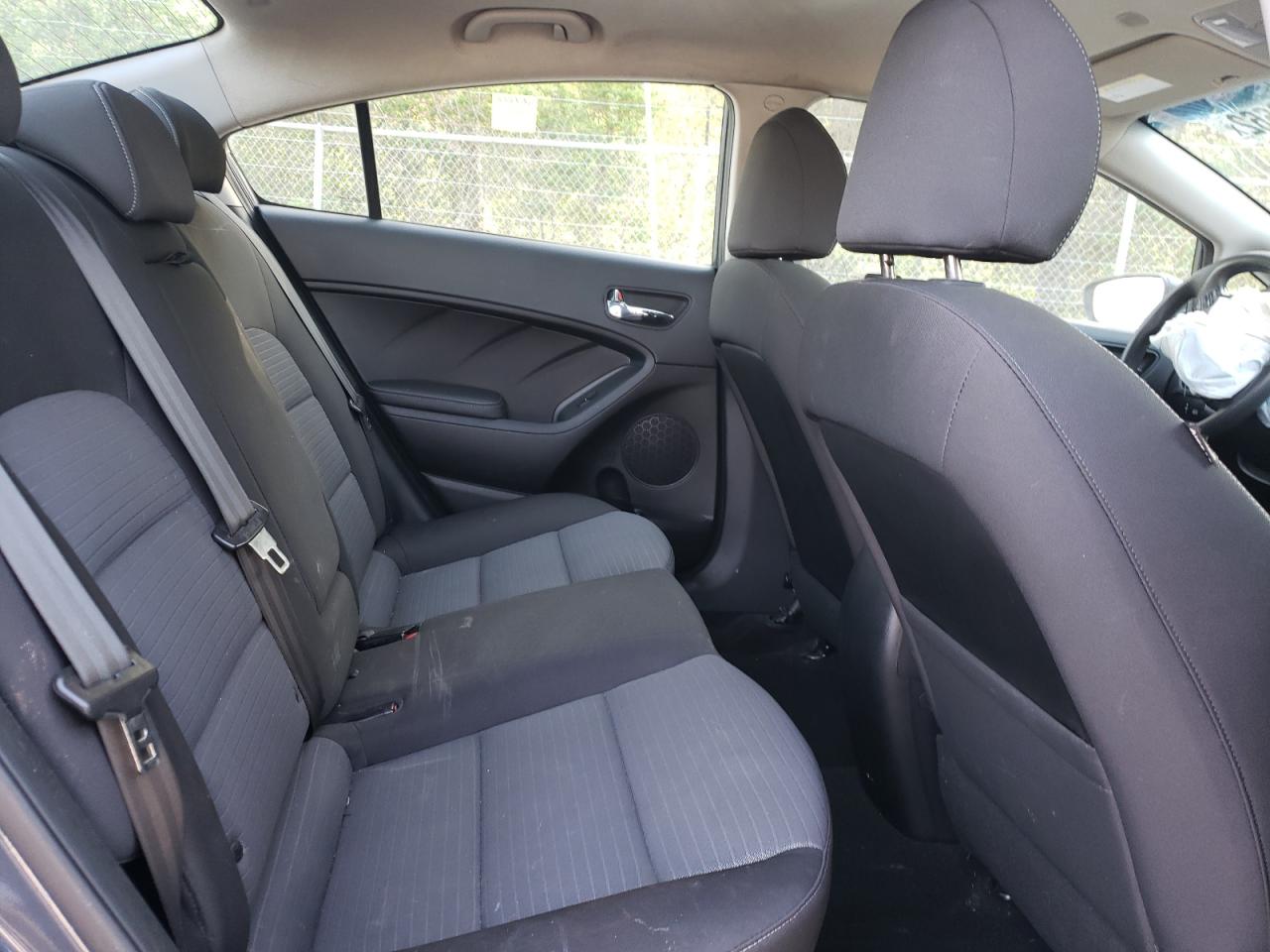 Photo 6 from auction – 2016 KIA FORTE LX with VIN KNAFX4A66G5517748