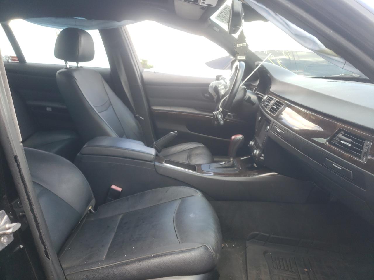 Photo 5 from auction – 2011 BMW 328 I with VIN WBAPH7C52BA801613