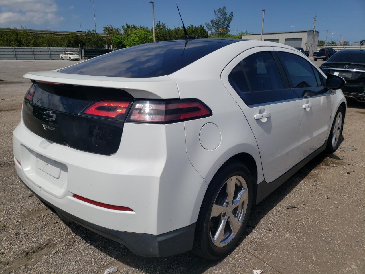 Photo 4 from auction – 2012 CHEVROLET VOLT with VIN 1G1RD6E44CU111764