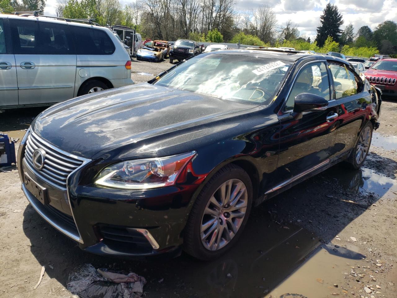 Photo 2 from auction – 2014 LEXUS LS 460 with VIN JTHBL5EF7E5130098