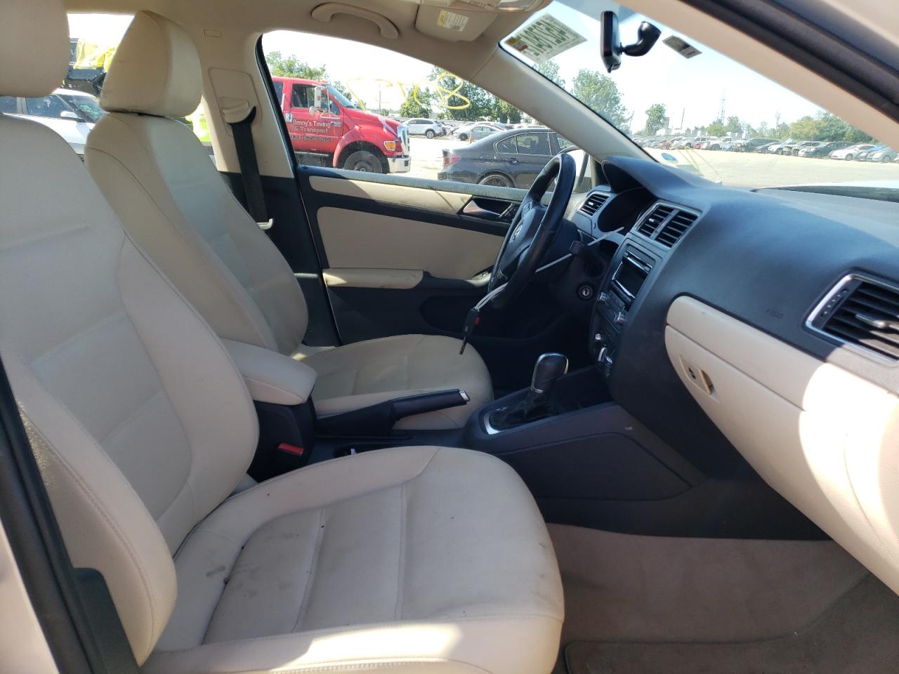 Photo 5 from auction – 2012 VOLKSWAGEN JETTA SE with VIN 3VWDX7AJ6CM070985