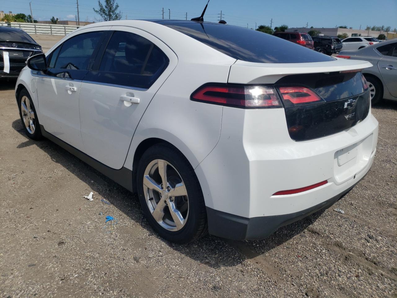 Photo 3 from auction – 2012 CHEVROLET VOLT with VIN 1G1RD6E44CU111764