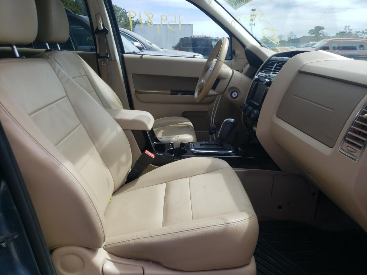 Photo 5 from auction – 2011 FORD ESCAPE LIM with VIN 1FMCU9EG2BKB94416