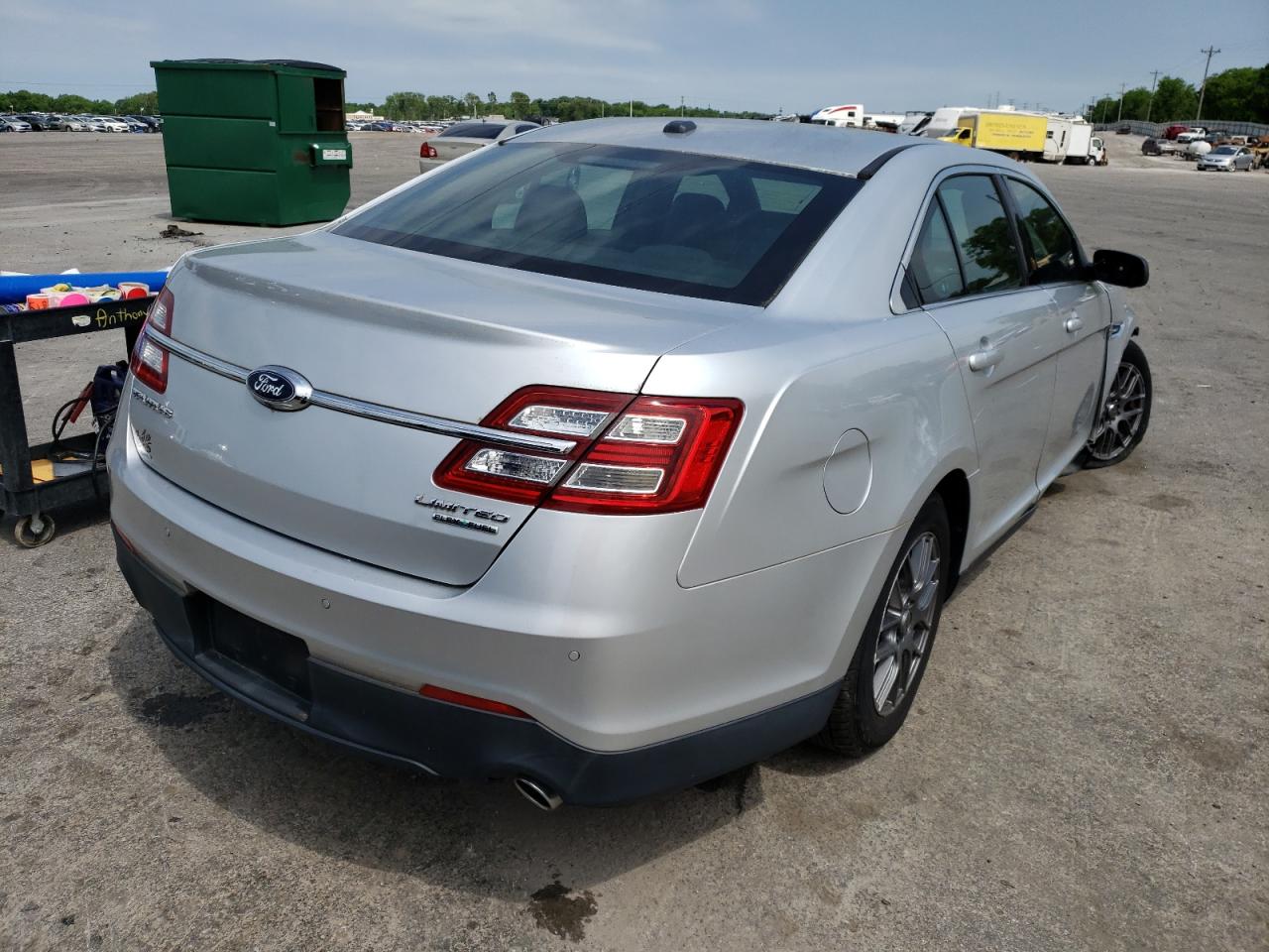 Photo 4 from auction – 2015 FORD TAURUS LIM with VIN 1FAHP2F89FG134289