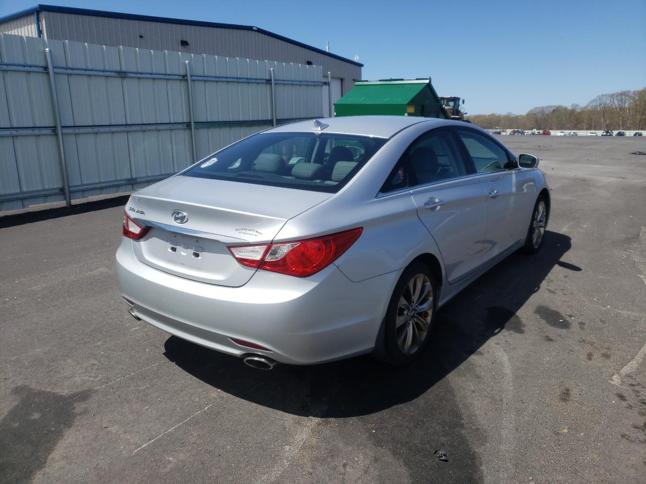 Photo 4 from auction – 2011 HYUNDAI SONATA SE with VIN 5NPEC4AC5BH162239