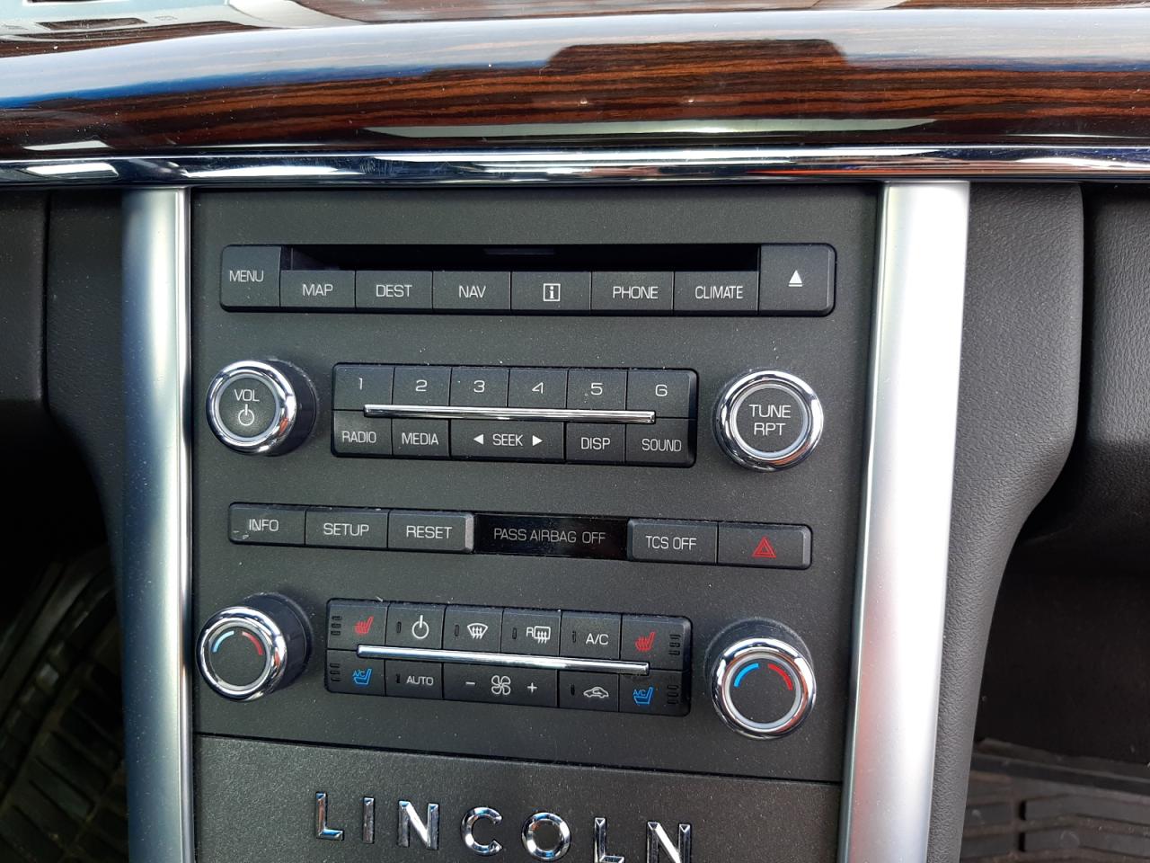 Photo 9 from auction – 2011 LINCOLN MKS with VIN 1LNHL9ER7BG604348