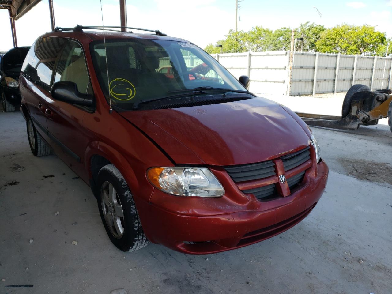 DODGE CARAVAN SX 2005 with VIN 1D4GP45R75B370062 - Photo from auction