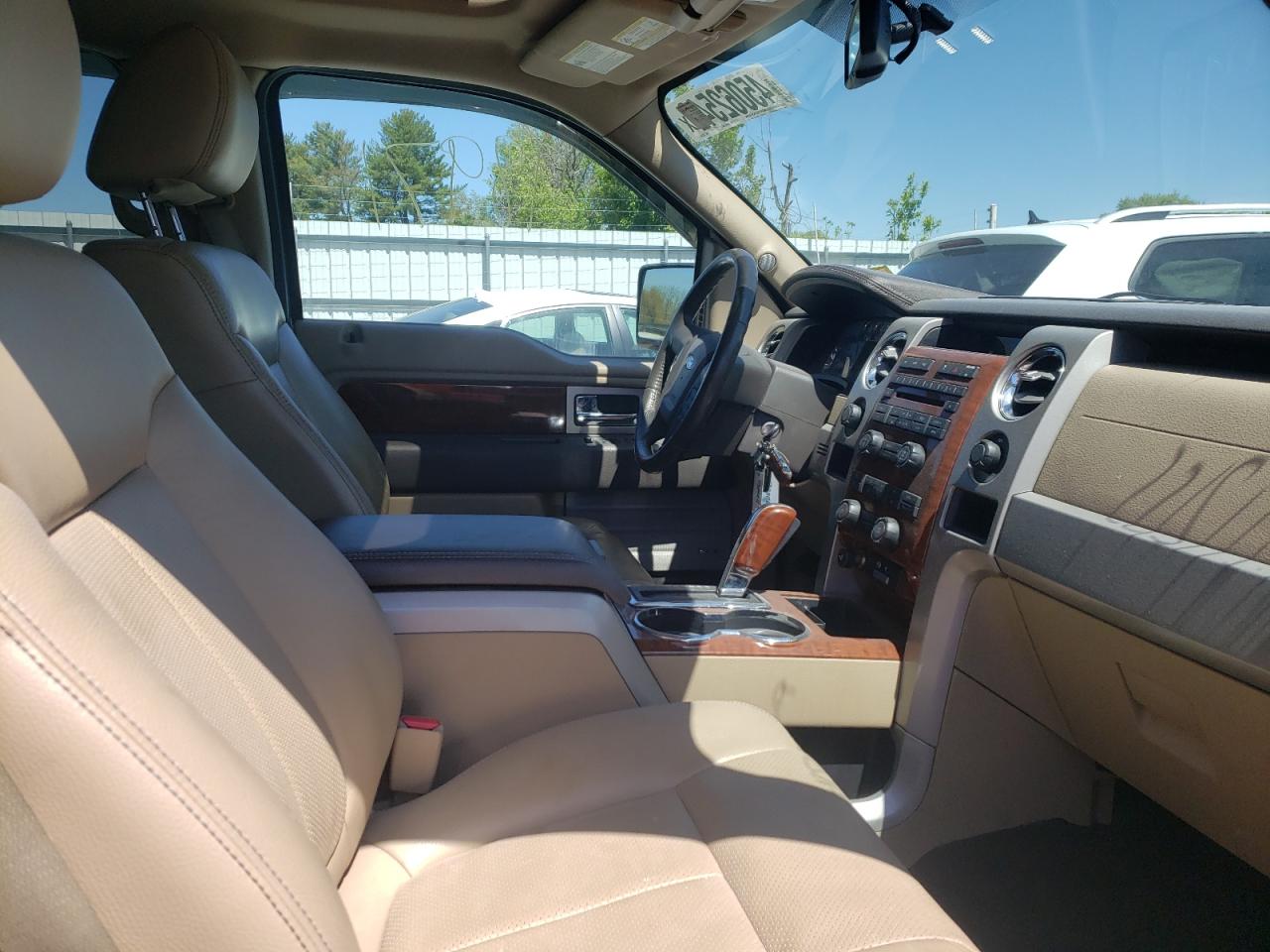 Photo 5 from auction – 2010 FORD F150 SUPER with VIN 1FTFW1EV0AFC33216
