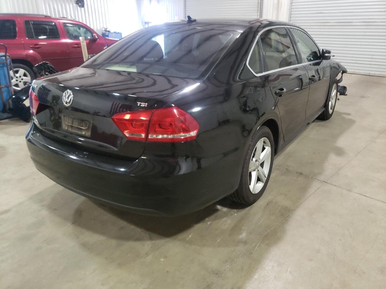 Photo 4 from auction – 2015 VOLKSWAGEN PASSAT S with VIN 1VWAS7A38FC089675