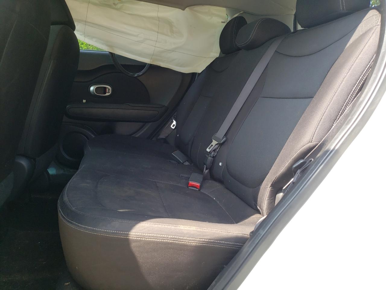 Photo 6 from auction – 2015 KIA SOUL with VIN KNDJN2A29F7150352