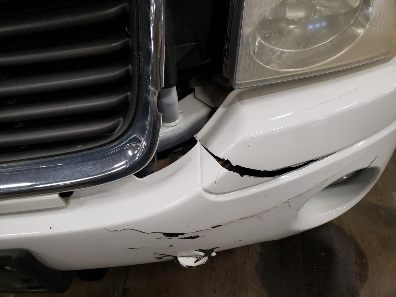 Photo 9 from auction – 2002 GMC ENVOY with VIN 1GKDT13S722354279