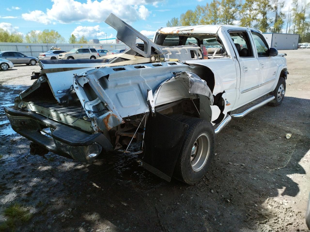 Photo 4 from auction – 2005 CHEVROLET SILVERADO with VIN 1GCJK33275F885329