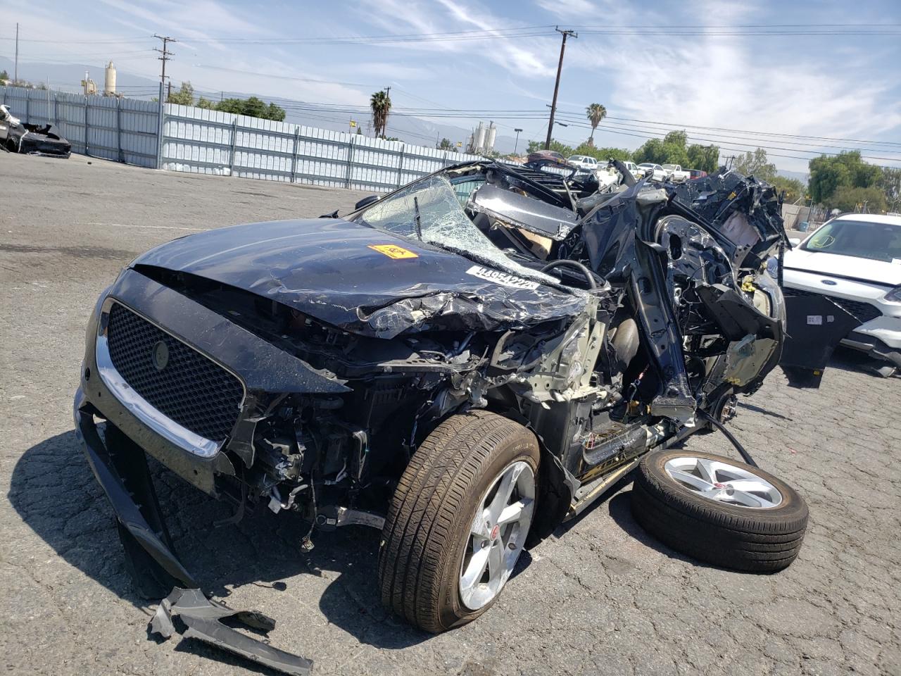Photo 2 from auction – 2019 JAGUAR F-PACE with VIN SADCS2FXXKA602932