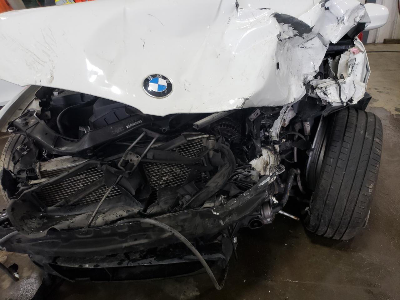 Photo 9 from auction – 2011 BMW 328 XI with VIN WBAPK7C57BA817971