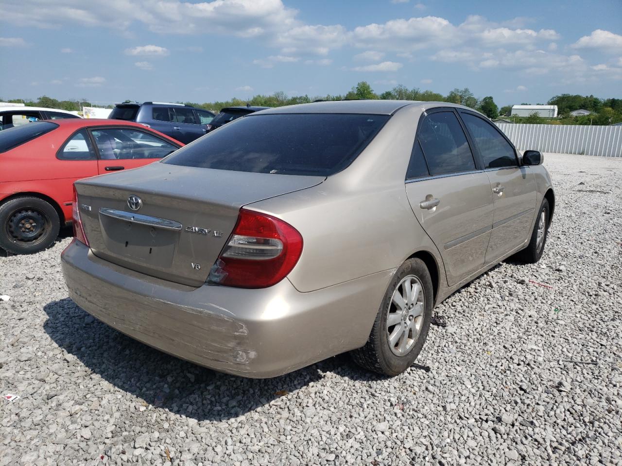 Zdjęcie 4 z aukcji – 2002 TOYOTA CAMRY LE z VIN JTDBF32K020079650
