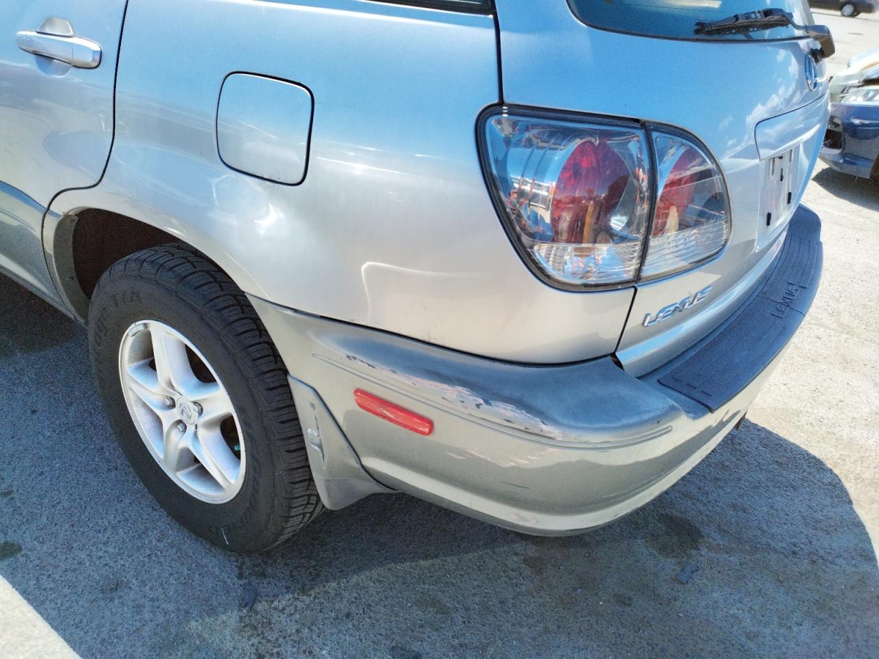 Photo 9 from auction – 2001 LEXUS RX 300 with VIN JTJHF10U410184318