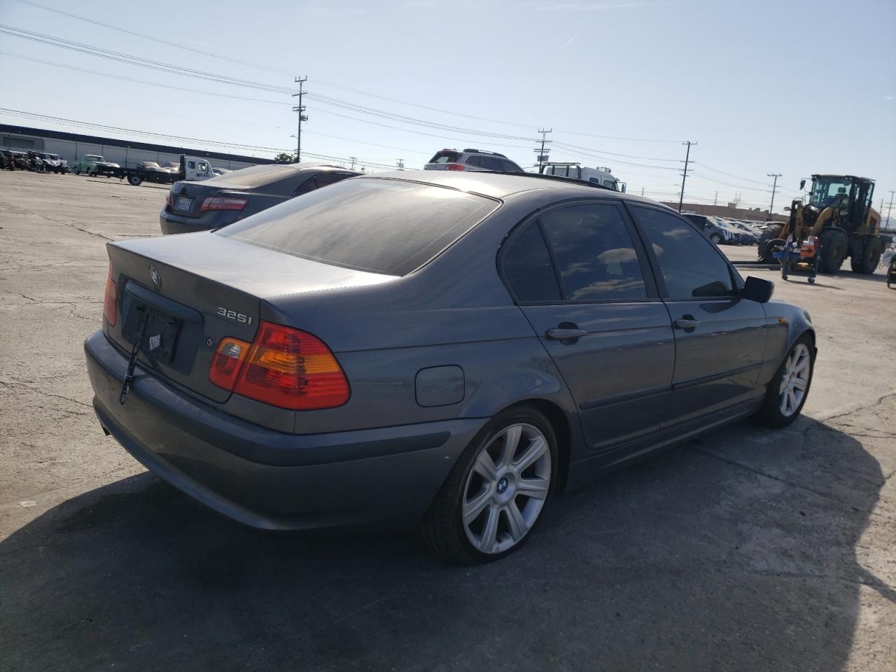 Photo 4 from auction – 2003 BMW 325 I with VIN WBAET37473NJ25153