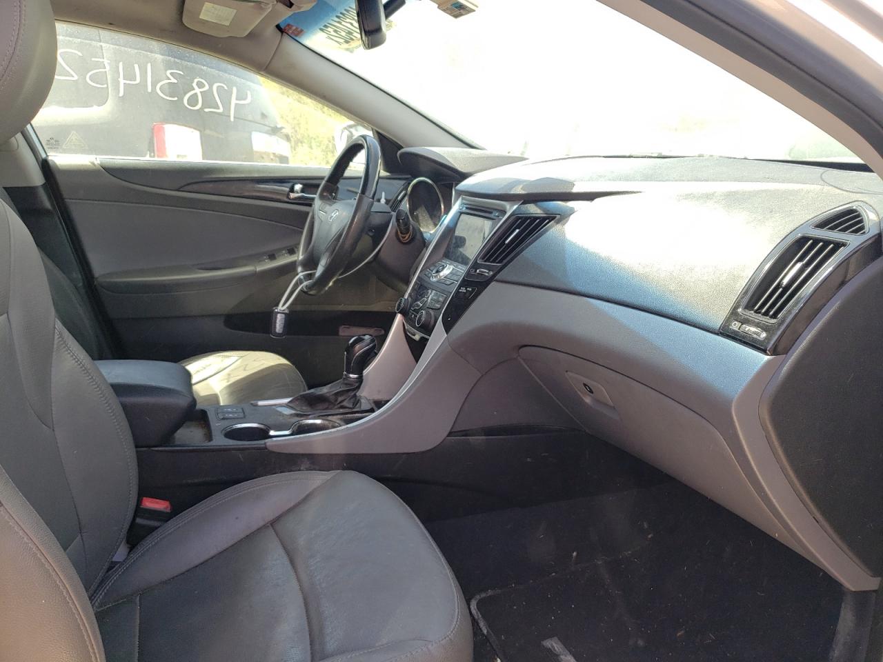 Photo 5 from auction – 2012 HYUNDAI SONATA SE with VIN 5NPEC4AC8CH493527