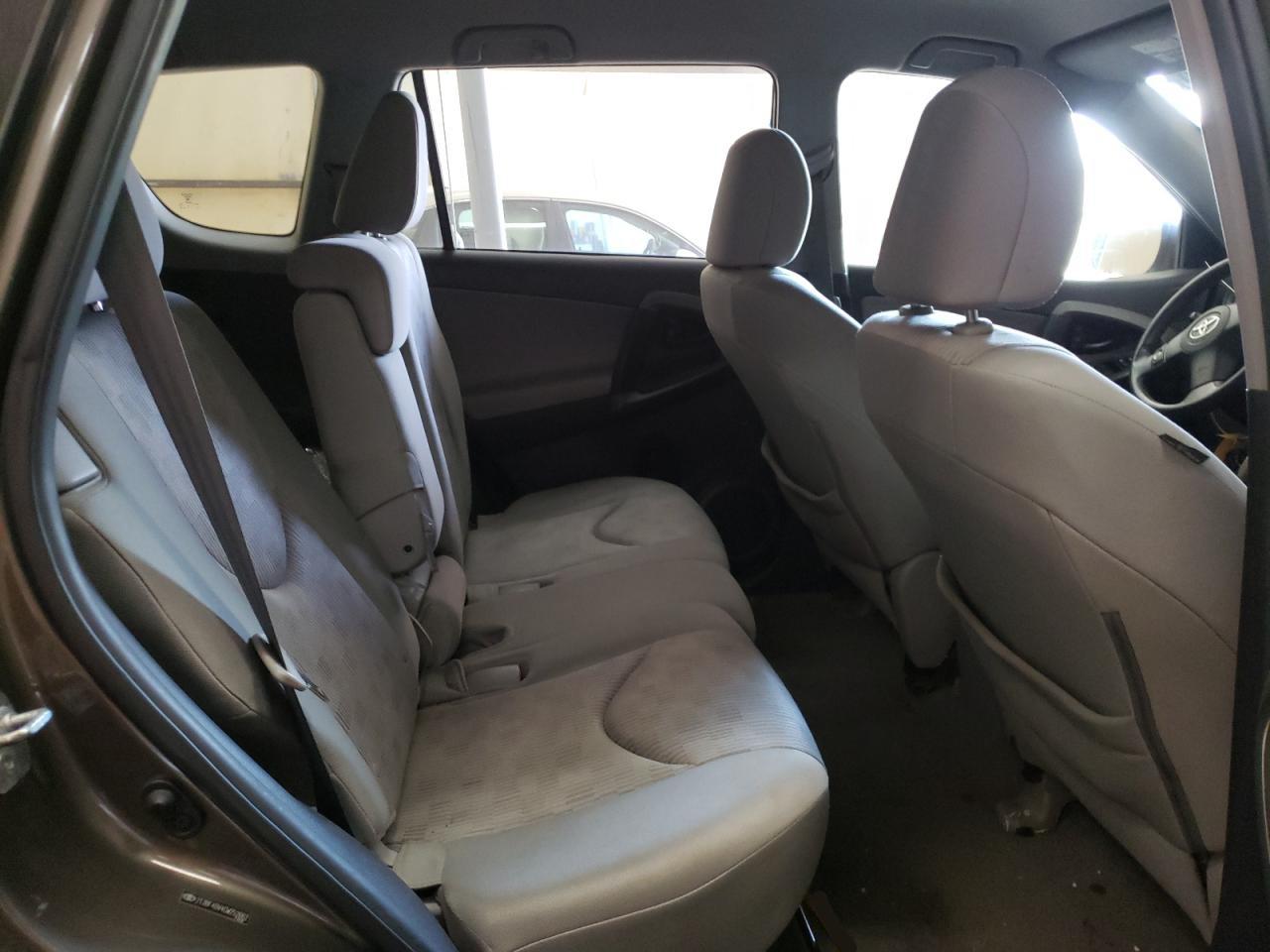 Photo 6 from auction – 2012 TOYOTA RAV4 with VIN 2T3BF4DV4CW252662