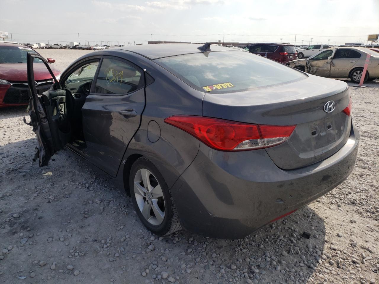 Photo 3 from auction – 2012 HYUNDAI ELANTRA GL with VIN 5NPDH4AE9CH104537