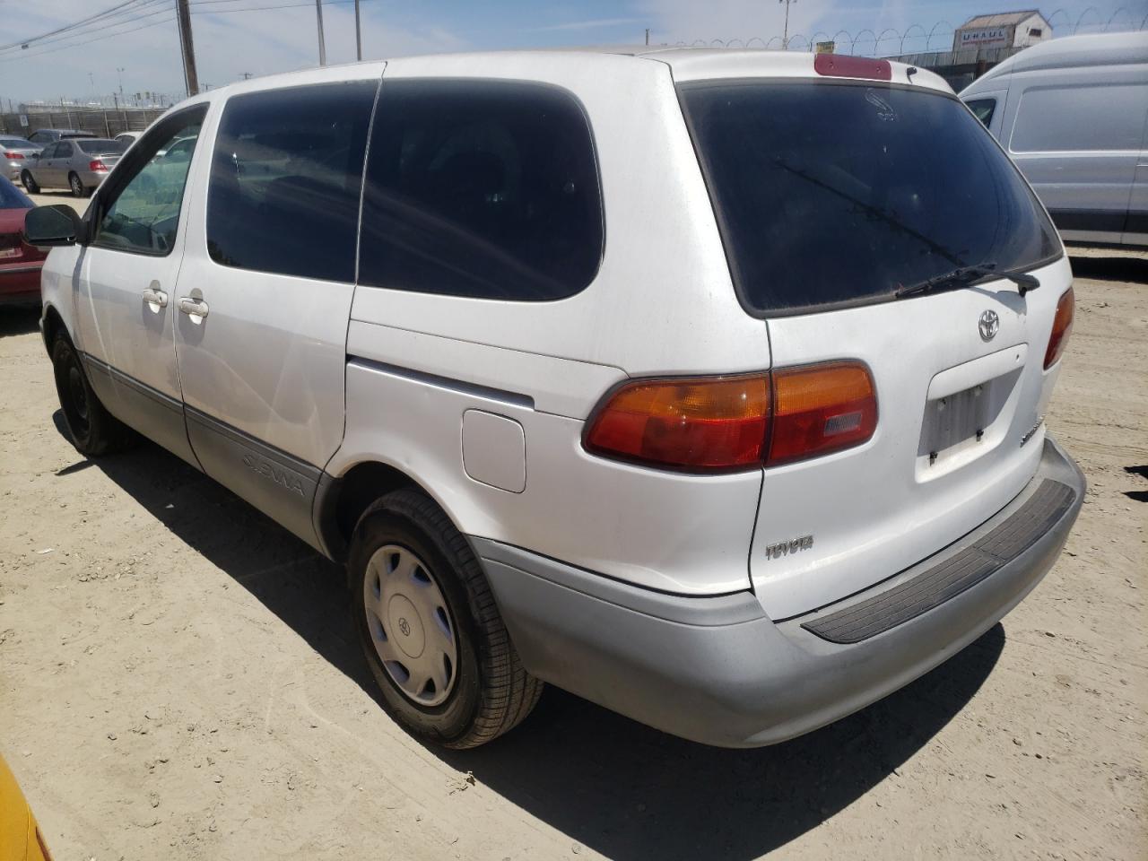 Photo 3 from auction – 2000 TOYOTA SIENNA CE with VIN 4T3ZF19C1YU214124