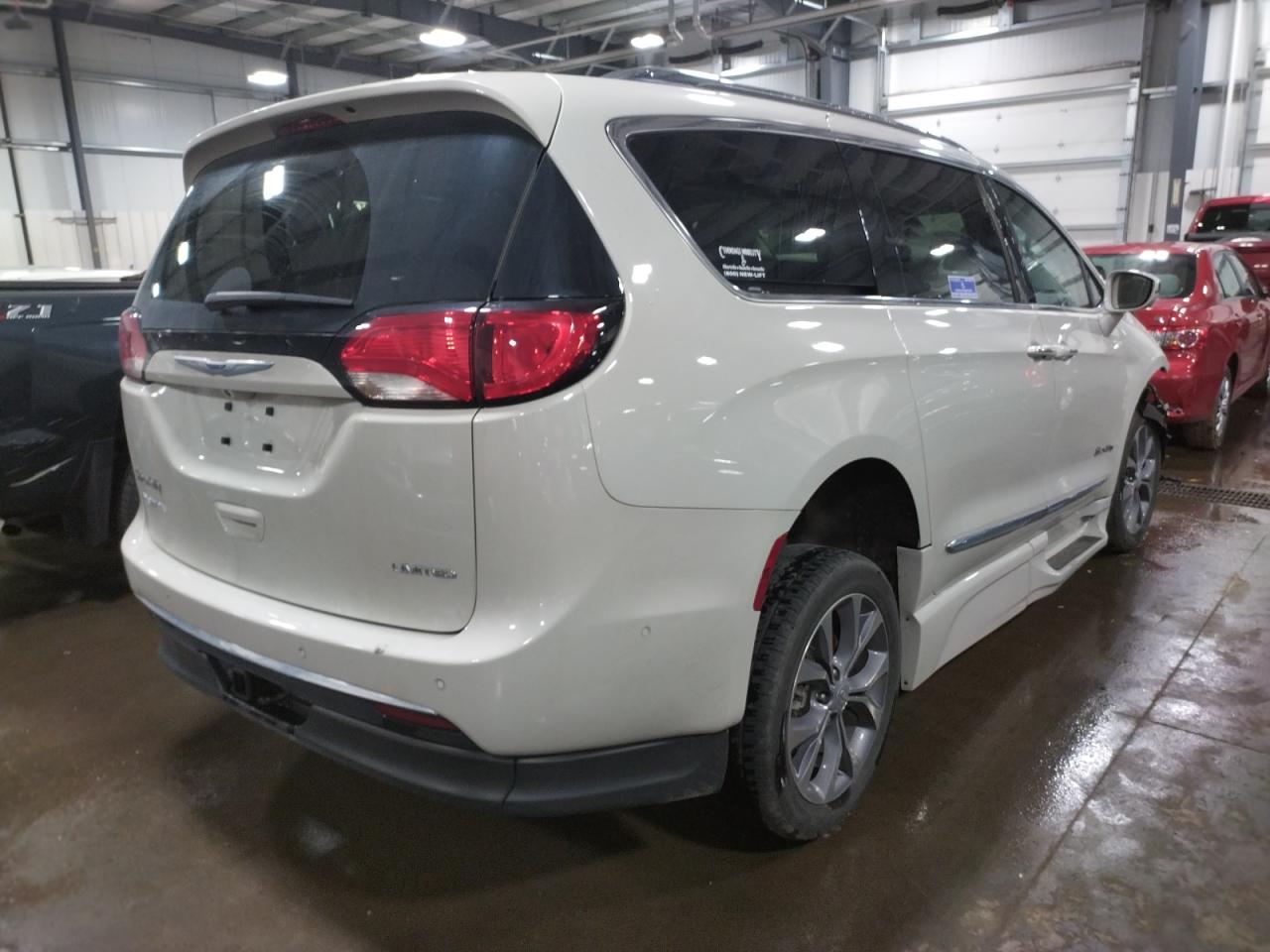 Photo 4 from auction – 2020 CHRYSLER PACIFICA L with VIN 2C4RC1GG2LR158261