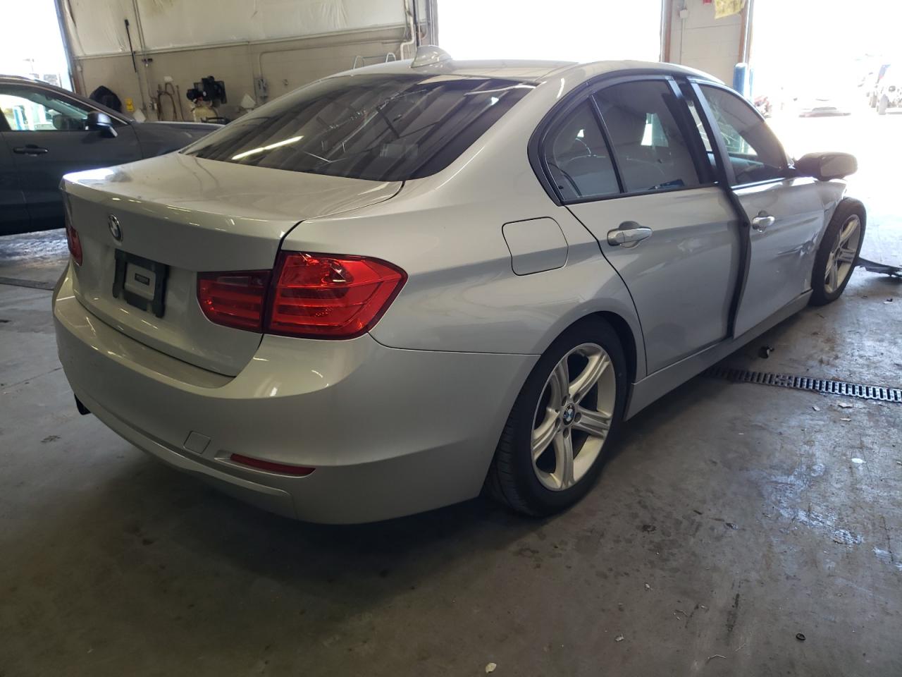 Photo 4 from auction – 2014 BMW 328 XI with VIN WBA3B3C50EJ977556