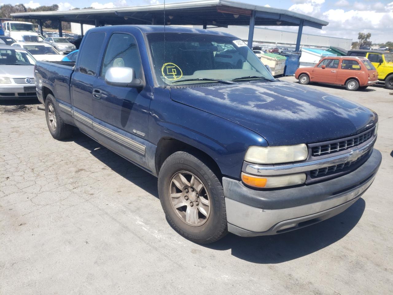 CHEVROLET SILVERADO 2000 with VIN 2GCEC19TXY1174917 - Photo from auction