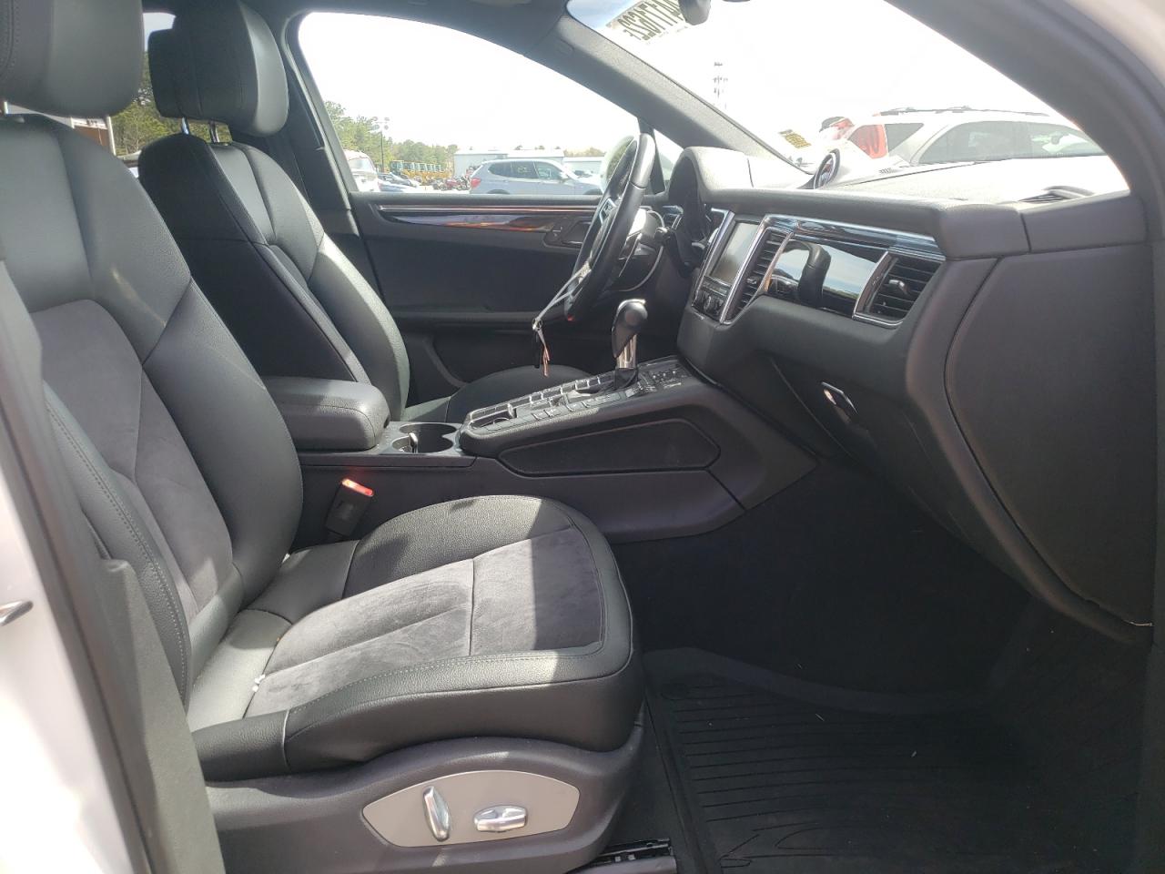 Photo 5 from auction – 2015 PORSCHE MACAN S with VIN WP1AB2A56FLB62757