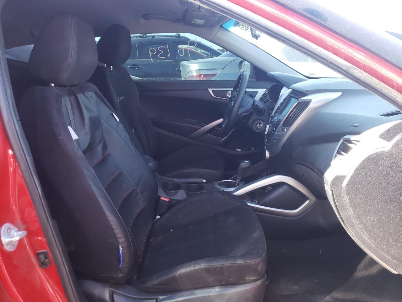 Photo 5 from auction – 2015 HYUNDAI VELOSTER with VIN KMHTC6AD4FU229092