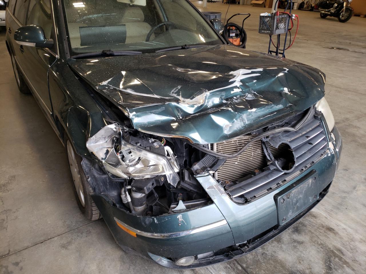 Photo 9 from auction – 2005 VOLKSWAGEN PASSAT GLS with VIN WVWCE63B45E063711