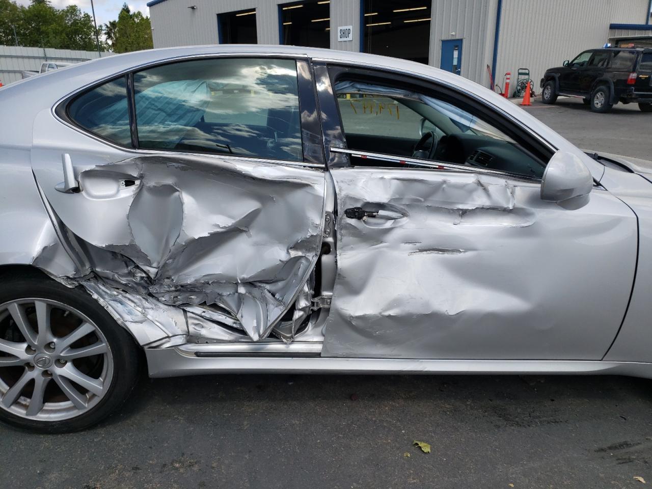Photo 9 from auction – 2006 LEXUS IS 350 with VIN JTHBE262X65007580