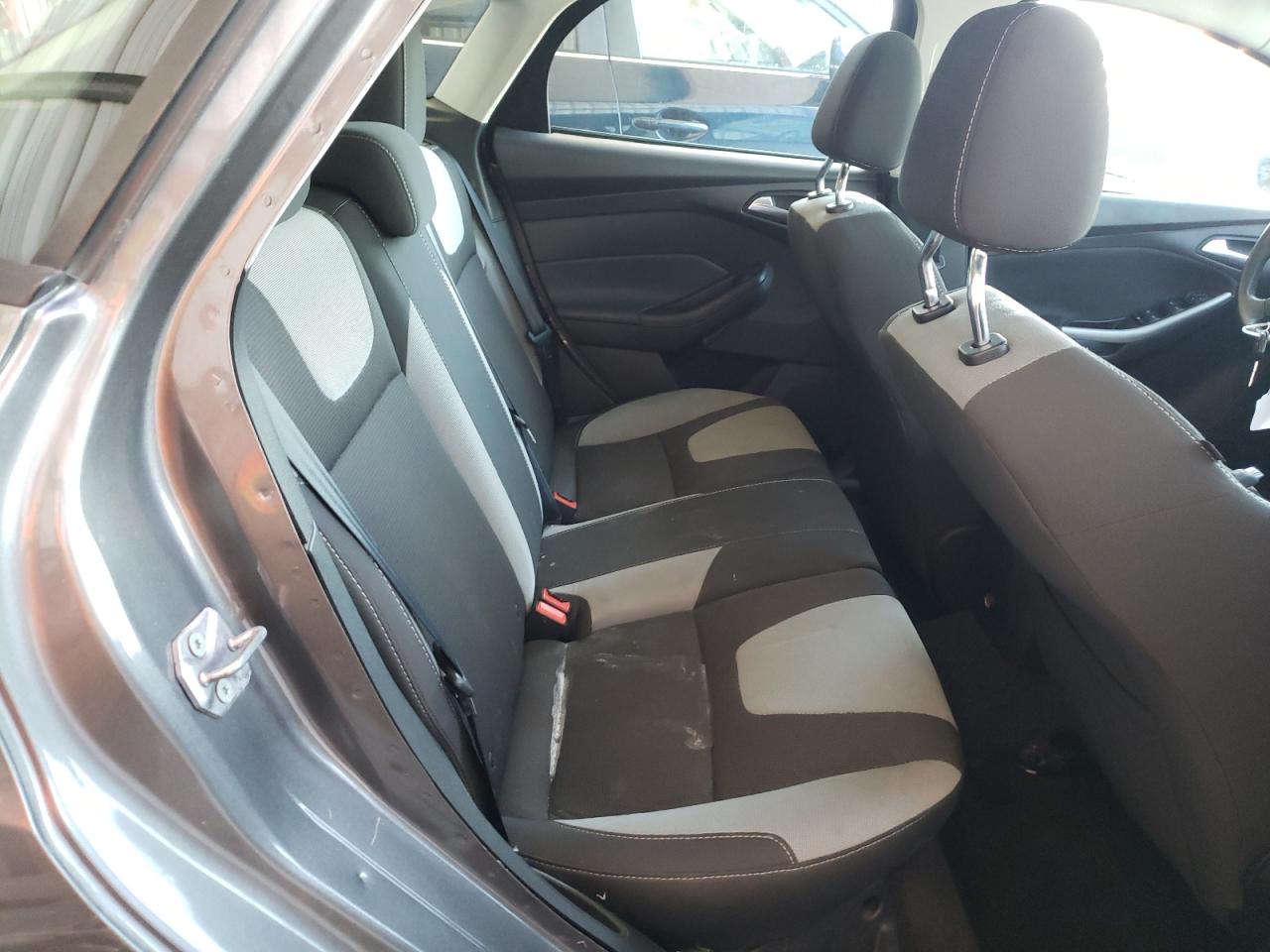 Photo 6 from auction – 2012 FORD FOCUS SE with VIN 1FAHP3K20CL265038